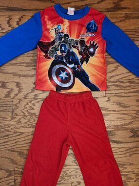 Boys Pajama set (PJ's) Marvel Avengers Size 6/7